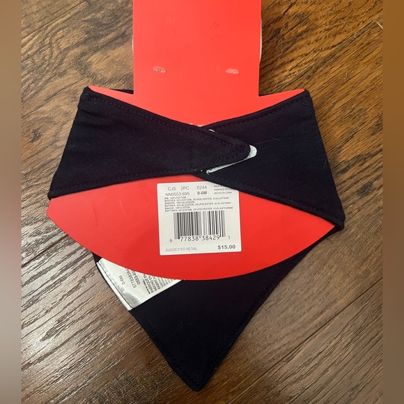 Nike Newborn Gift Set - Picture 5 of 5